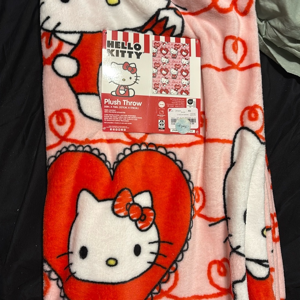Hello Kitty Valentine’s Day blanket